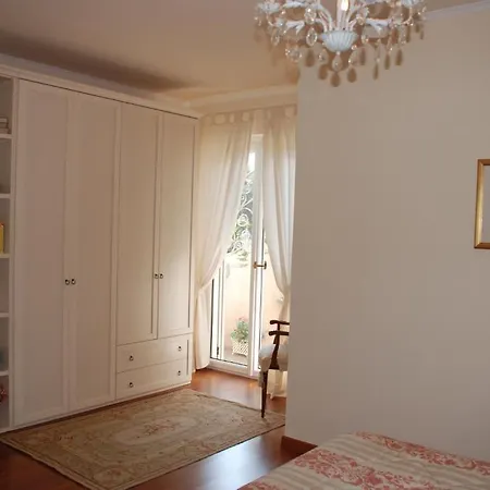 Casa Eleganza アパート トレメッツォ