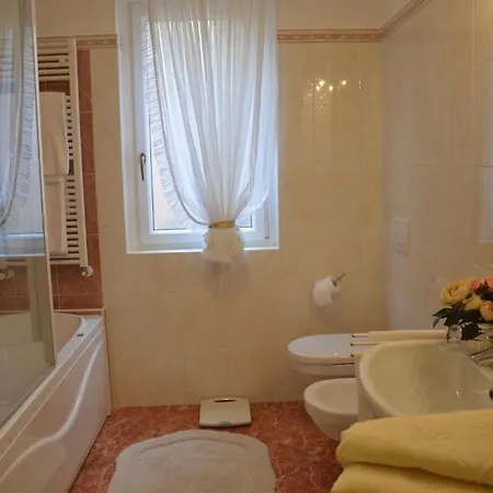 Casa Eleganza Lejlighed